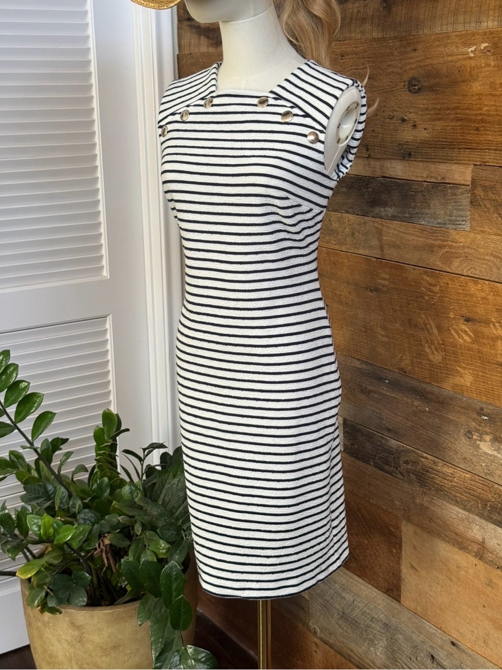 Tommy Hilfiger Ivory Navy Blue Stripe Sheath Dress Gold Shoulder Button slvless